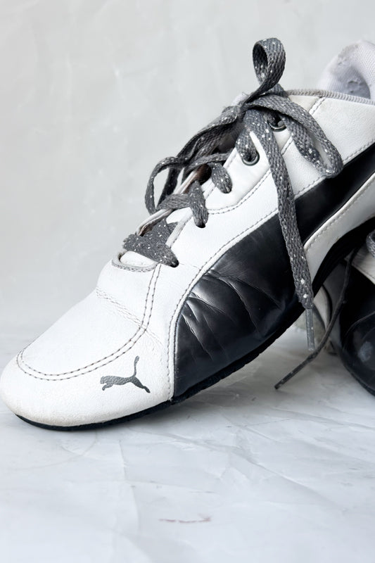 Puma Speed Cat Silver and White Leather Flats (EU 39)