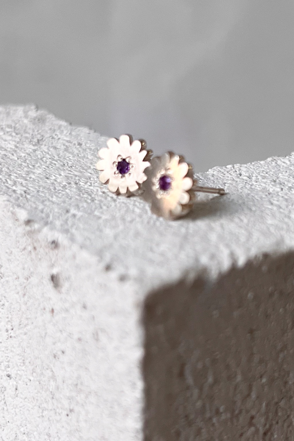 Dandelion Studs